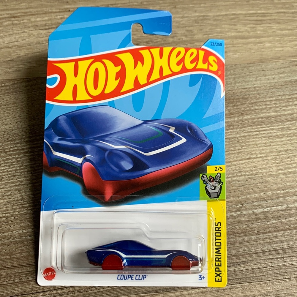 Key Chain Hot Wheels Car Blue Coupe Clip Keychain Fob Hotwheels 🆕 HotWheels